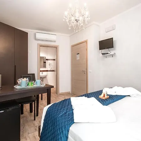 Couette-café Terme Di Traiano 3*